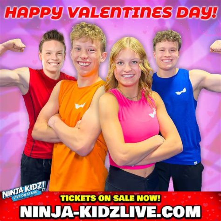 Similar Youtubers to Ninja Kidz TV