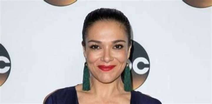 Simone Kessell Height, Weight, Measurements, Bra Size, Shoe Size